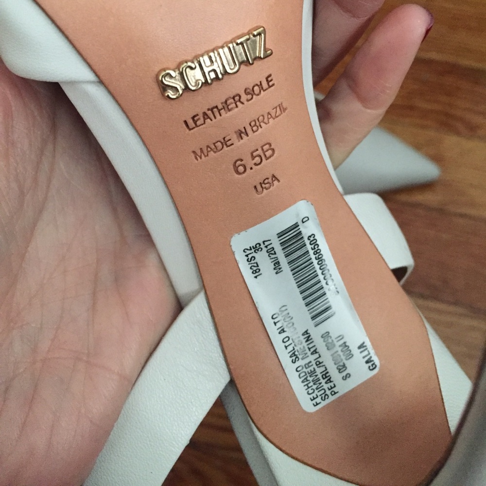 SCHUTZ White Pointed-Toe Sandals - Picture 4 of 6